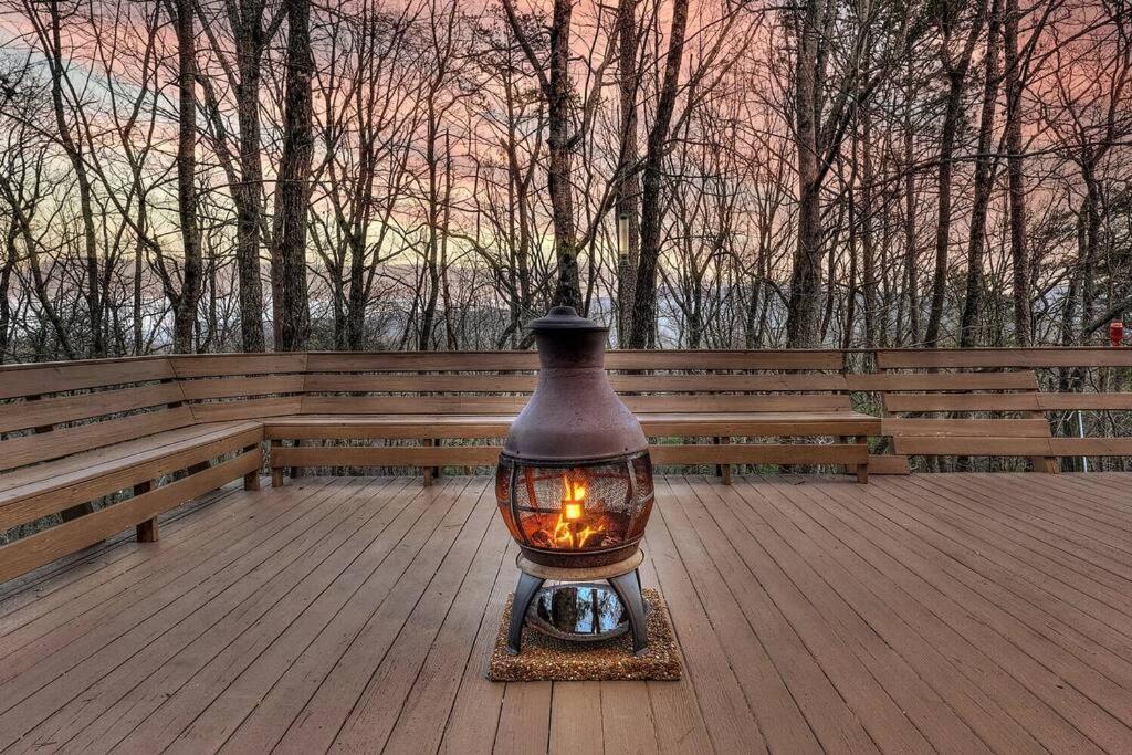 Blue Ridge Bliss- Spacious Cabin, Pets, Hot Tub! ภายนอก รูปภาพ