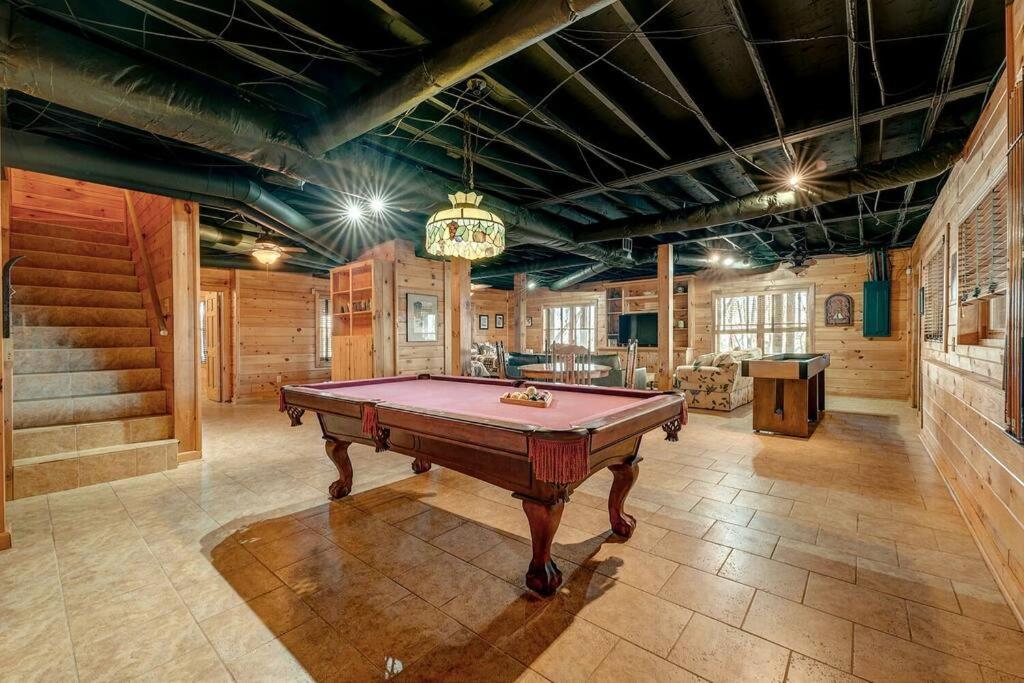 Blue Ridge Bliss- Spacious Cabin, Pets, Hot Tub! ภายนอก รูปภาพ