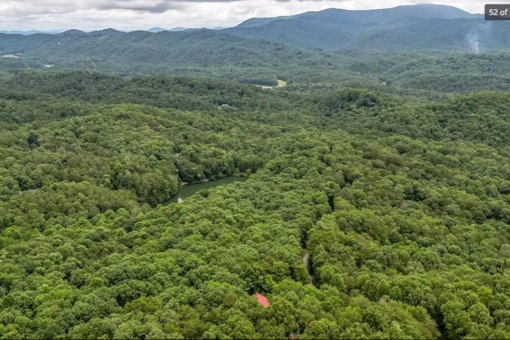 Blue Ridge Bliss- Spacious Cabin, Pets, Hot Tub! ภายนอก รูปภาพ