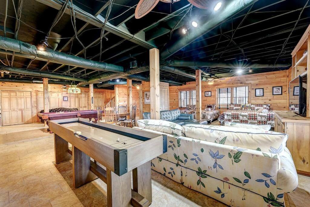 Blue Ridge Bliss- Spacious Cabin, Pets, Hot Tub! ภายนอก รูปภาพ