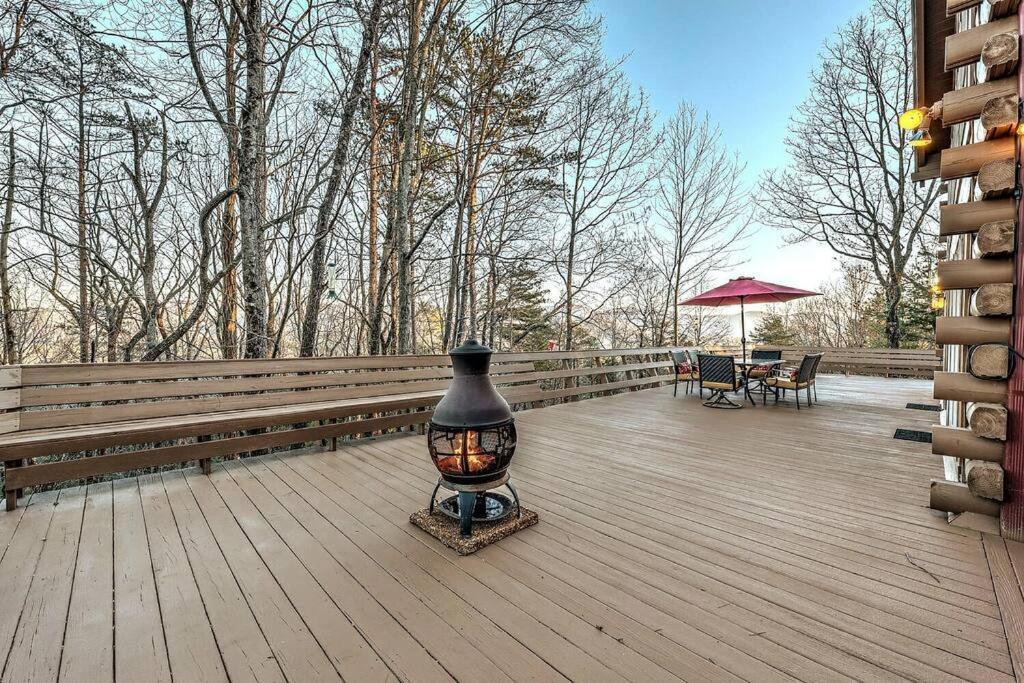 Blue Ridge Bliss- Spacious Cabin, Pets, Hot Tub! ภายนอก รูปภาพ