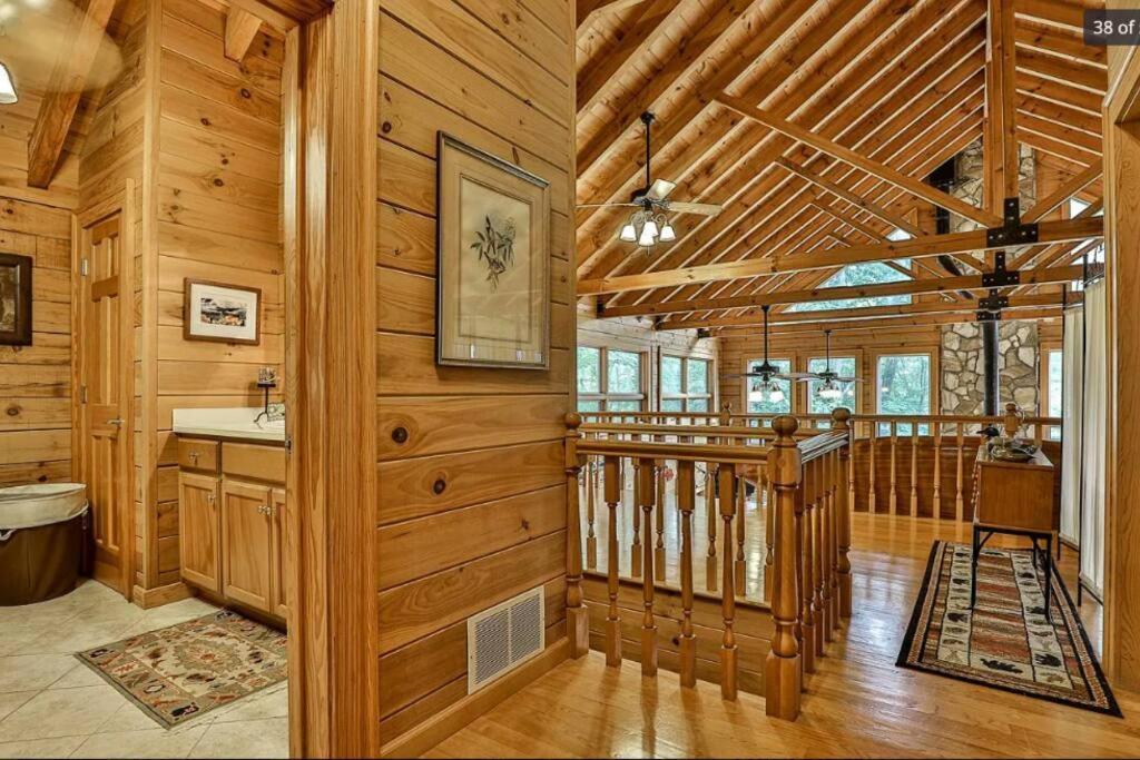 Blue Ridge Bliss- Spacious Cabin, Pets, Hot Tub! ภายนอก รูปภาพ
