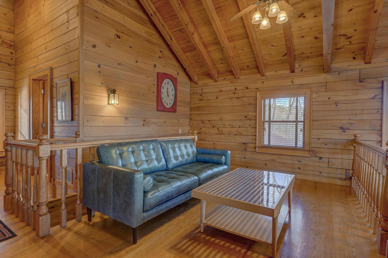 Blue Ridge Bliss- Spacious Cabin, Pets, Hot Tub! ภายนอก รูปภาพ