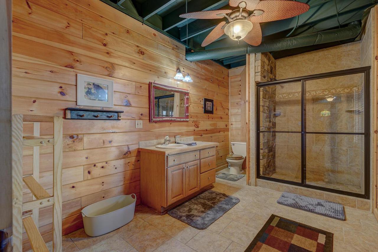 Blue Ridge Bliss- Spacious Cabin, Pets, Hot Tub! ภายนอก รูปภาพ