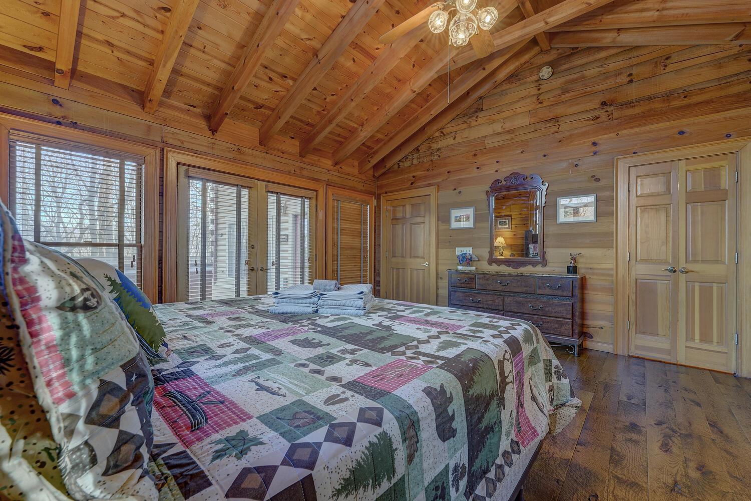 Blue Ridge Bliss- Spacious Cabin, Pets, Hot Tub! ภายนอก รูปภาพ